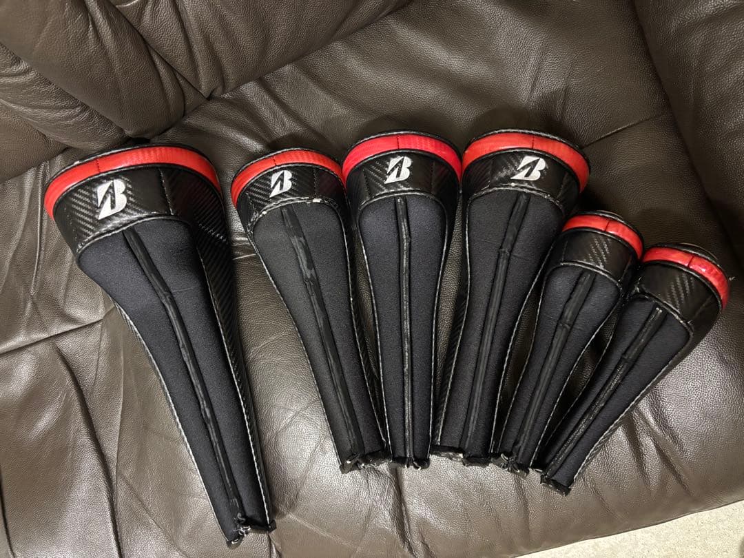 ブリヂストンゴルフ　キャディーバッグ　ツアーモデル　カバー各種つき