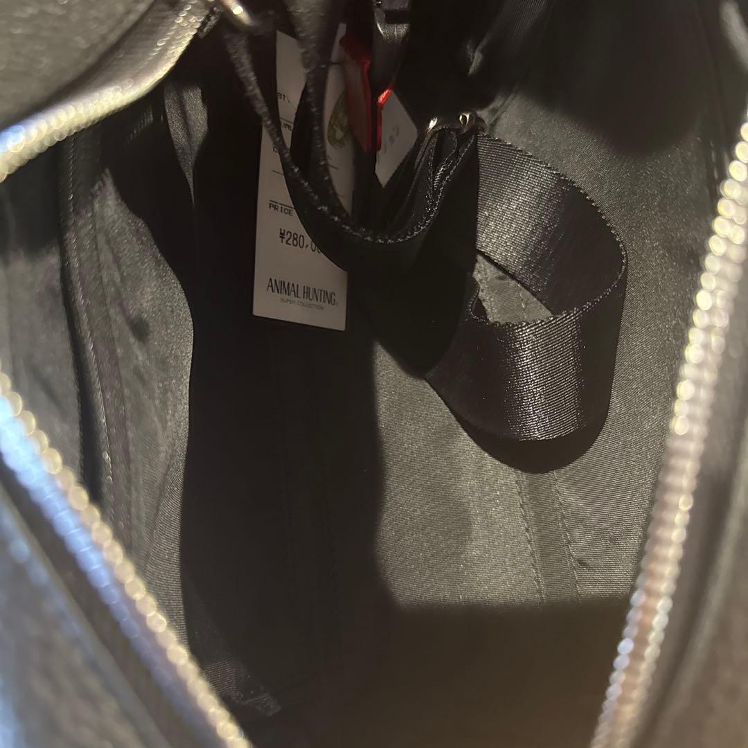 新品　男女兼用　クロコダイルアクセント 本革ボディバッグ