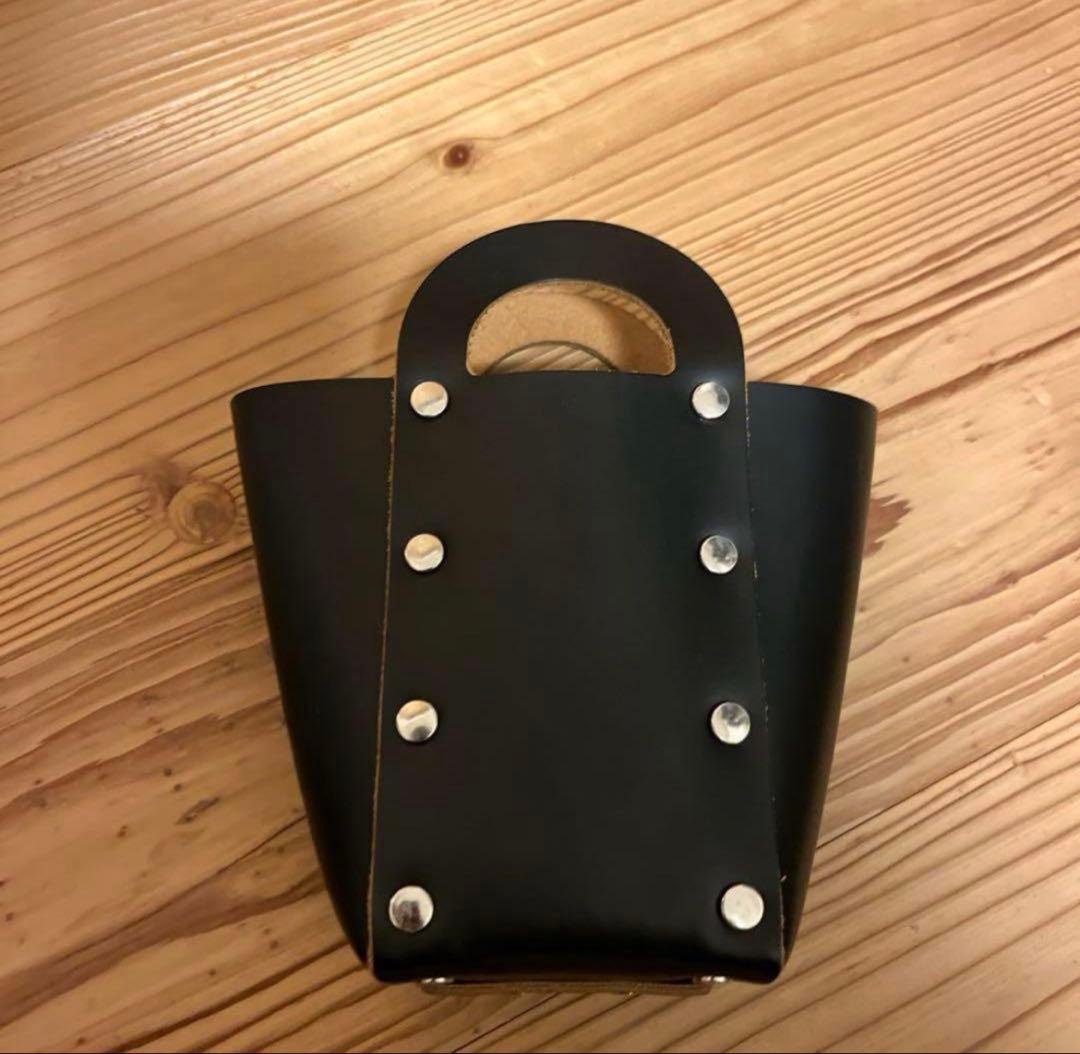 Hender Schemeブラックレザーミニハンドバッグ