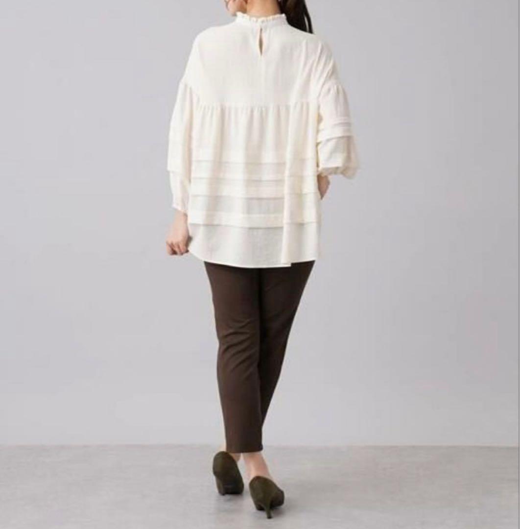 【新品】定価44,000円　レリアン　フリルチュニックブラウス　アイボリー11号