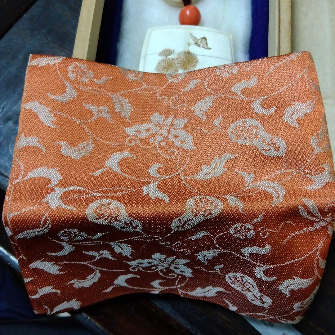 【値下げ】印籠　饅頭根付　珊瑚緒締　花鳥図　天然素材　上桐箱＆保護布付