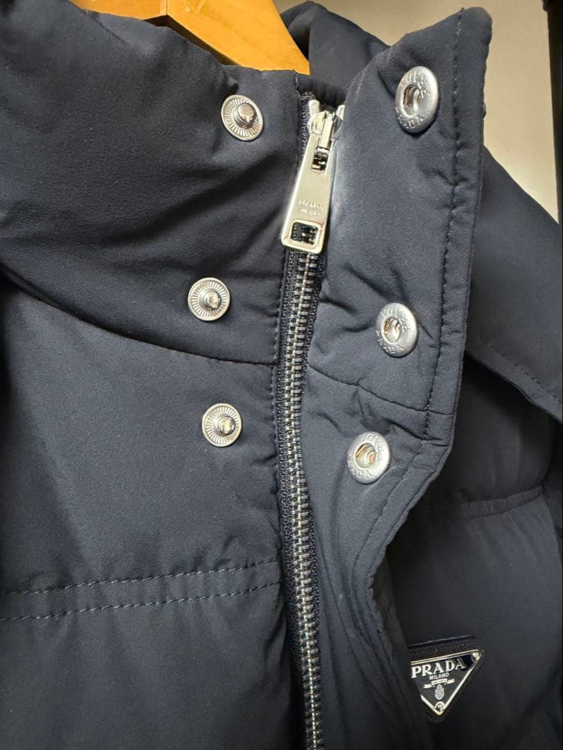 週末最終セール　PRADA フード付きダウンジャケット ブラック　サイズ48