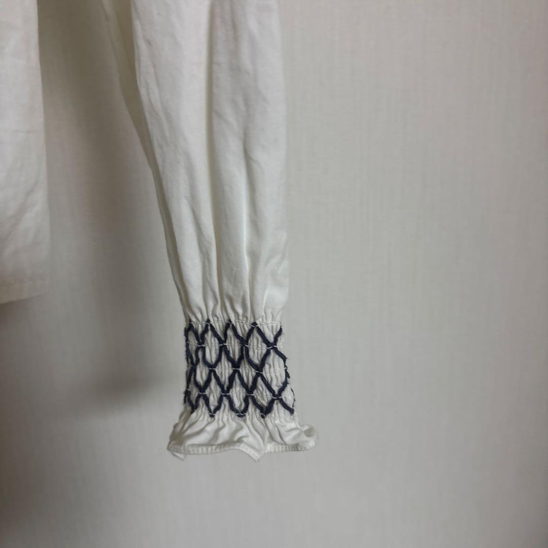 パリジェンヌに大人気のパリ発ブランドセザンヌ（Sézane）スモッキングブラウス