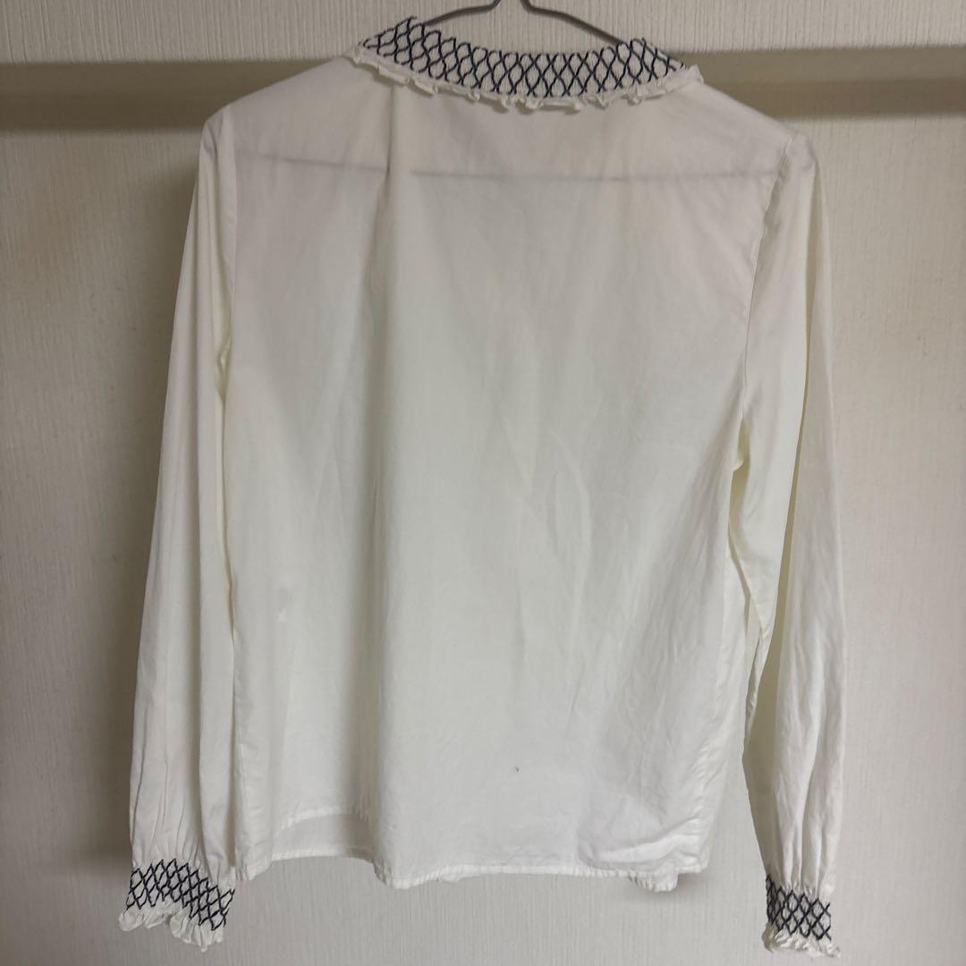 パリジェンヌに大人気のパリ発ブランドセザンヌ（Sézane）スモッキングブラウス