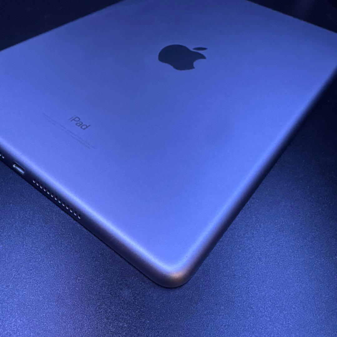 プ*ぇ様 iPad 第6世代 128GB スペースグレイ WIFIモデル 中古