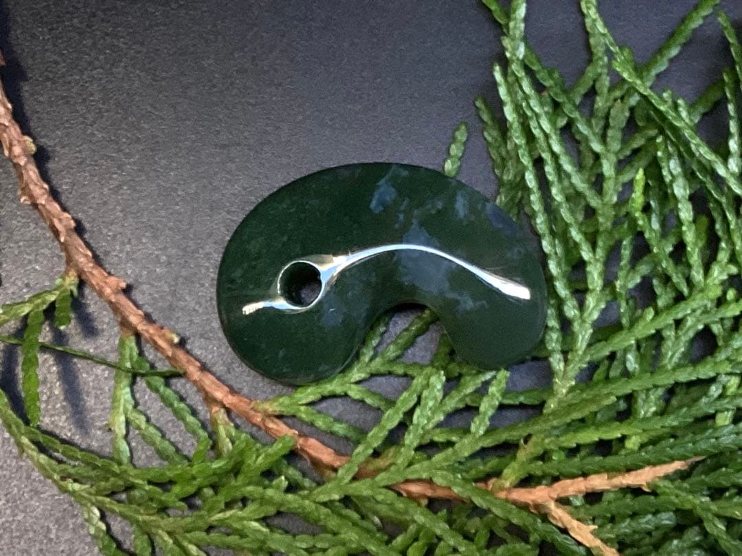 ✳驚きの透かし‼️花仙山*出雲【碧玉】　皆無の逸品‼️ 本物をコレクション御守りに‼️