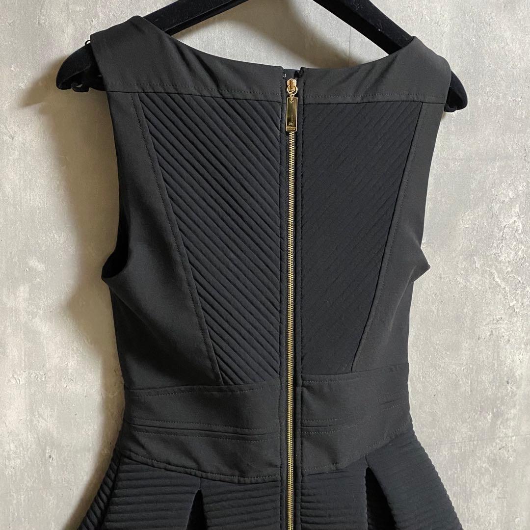 美品 エリザベッタフランキ ミニ丈 ノースリーブ ワンピース Aライン フレア