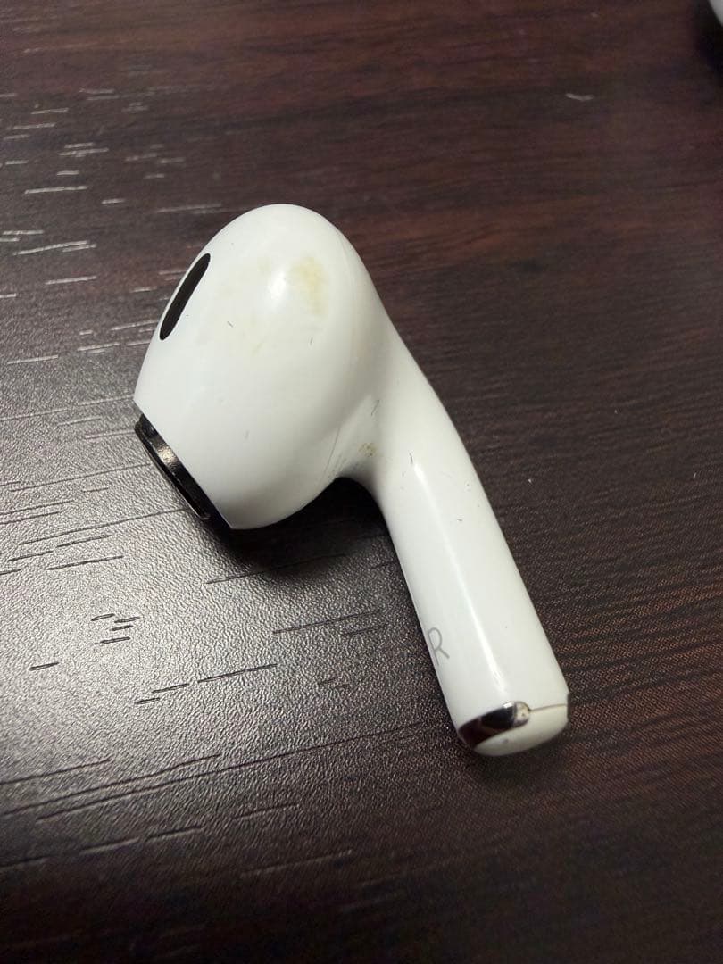 AirPods Pro（第2世代）本体 ホワイト 充電ケース付き