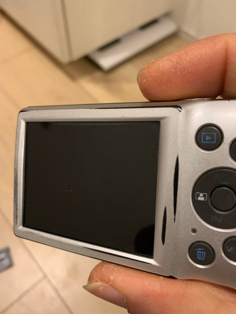 Canon IXY180 PC2275 シルバー デジタルカメラ