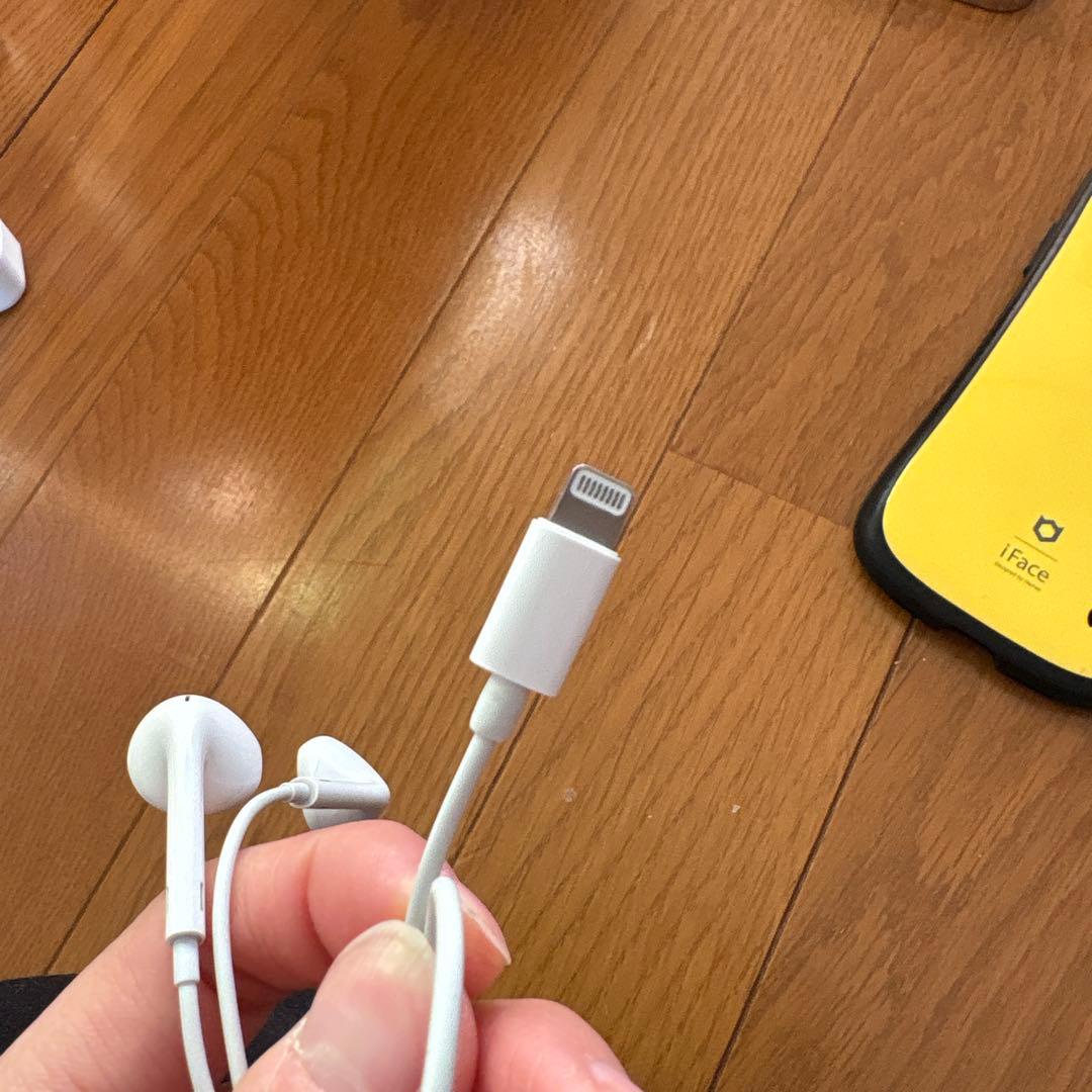 iPhone12pro スマホ　家電　iFace イヤホン　AirTag
