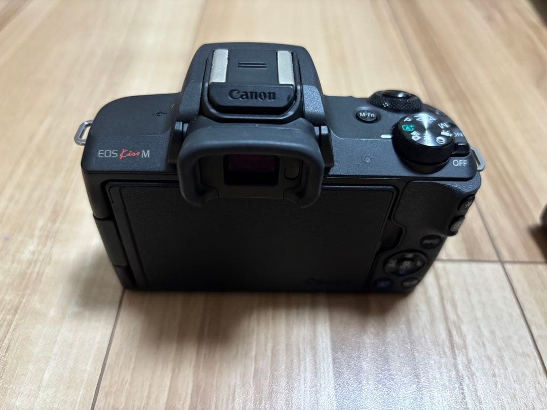 Canon EOS Kiss M ミラーレス一眼レフカメラ