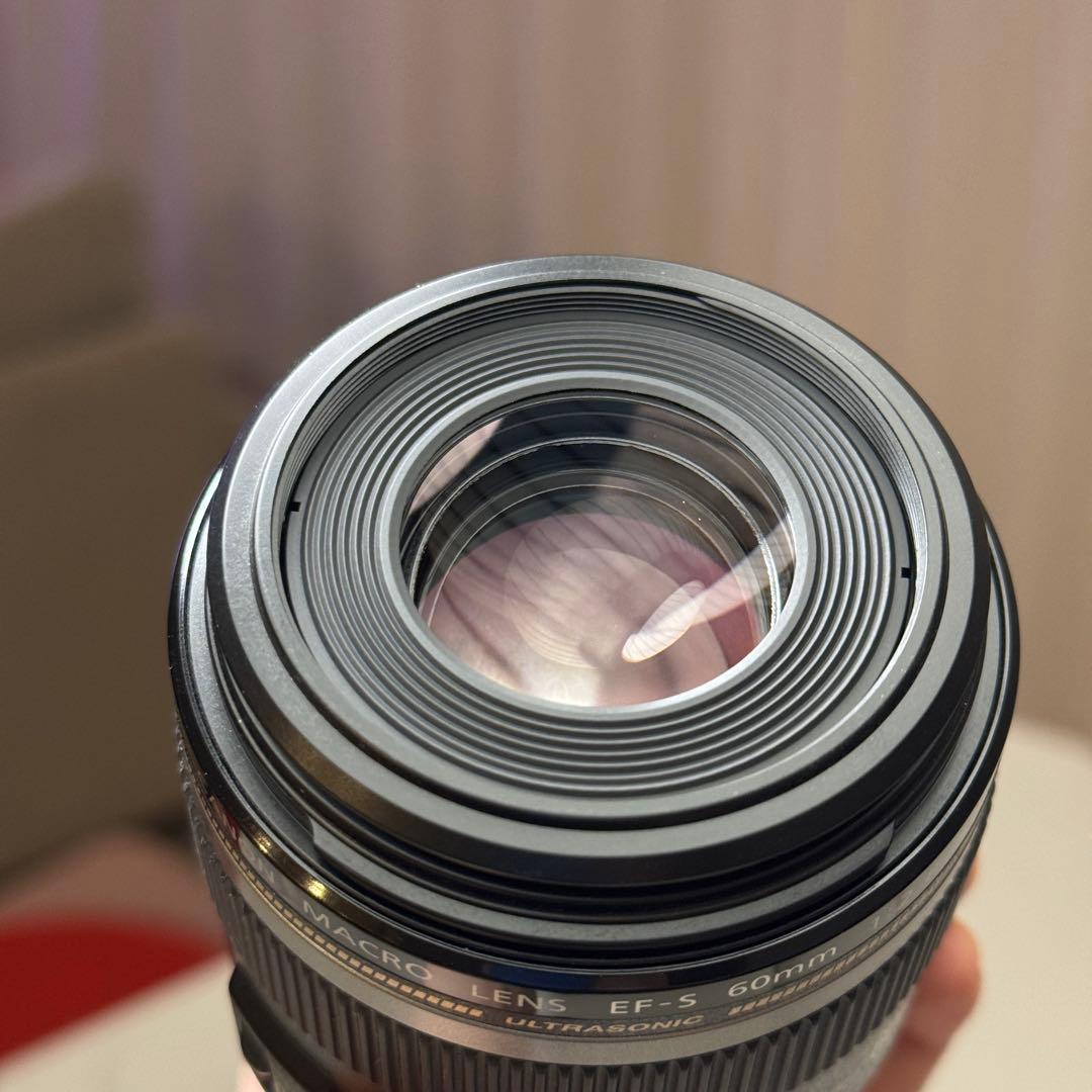 Canon EOS 70D デジタル一眼レフ 本体とレンズ付き