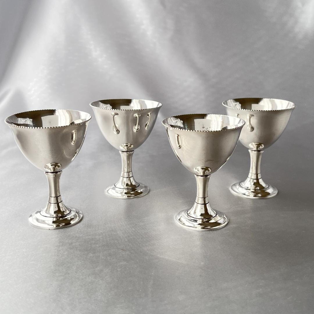 【John Sanderson 】エッグセット 4名用 エッグカップ