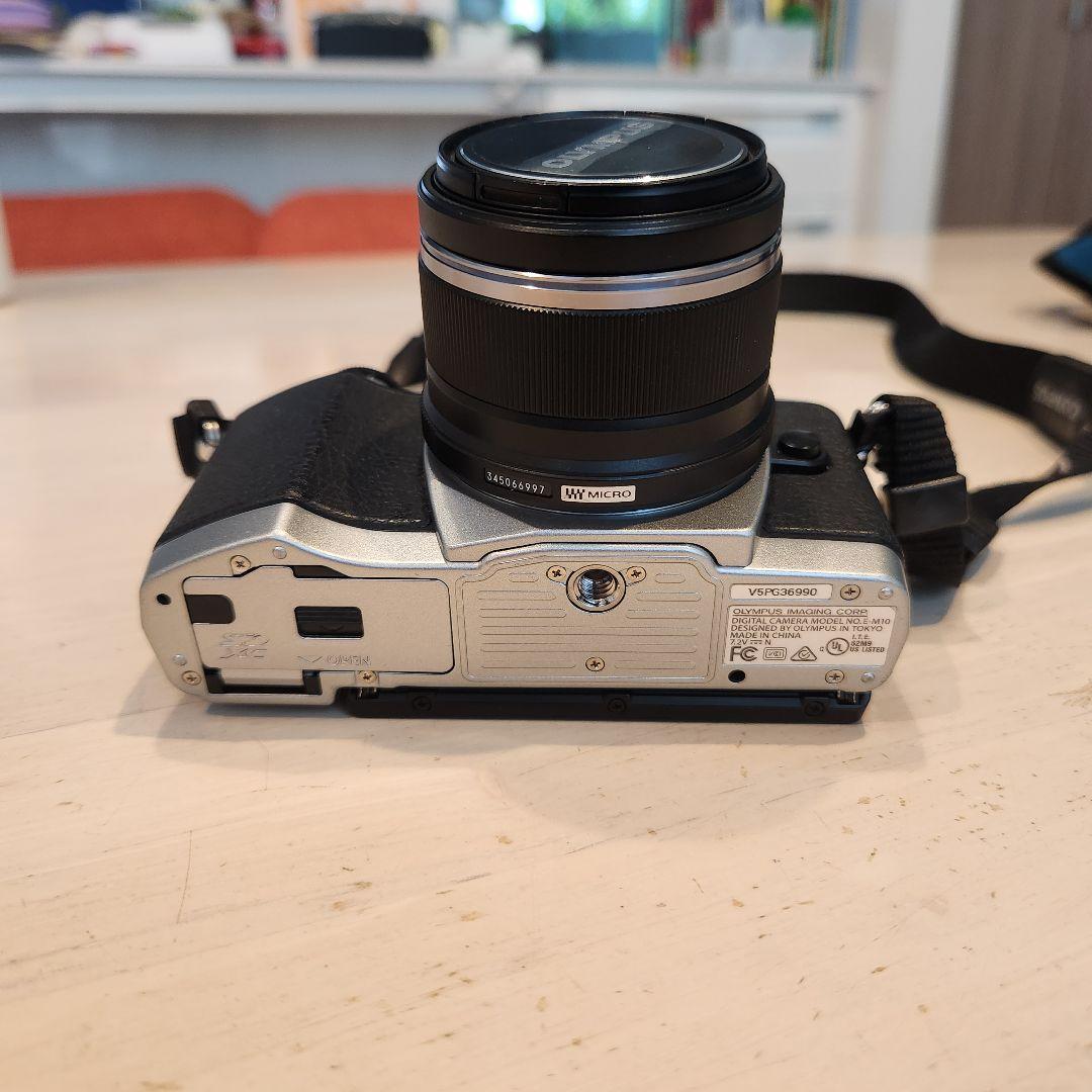 OLYMPUS OM-D E-M10 シャッター数 3257回