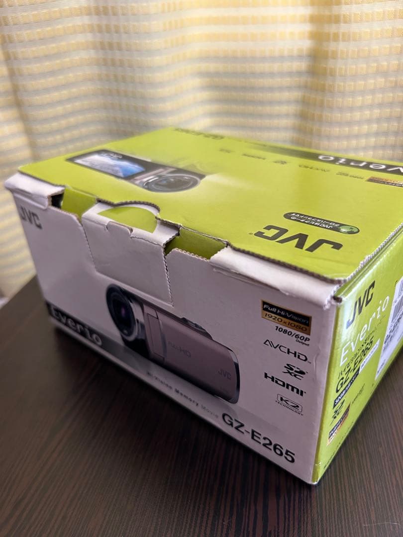JVC ビデオカメラ　Everio GZ-E265 専用ケース付き！