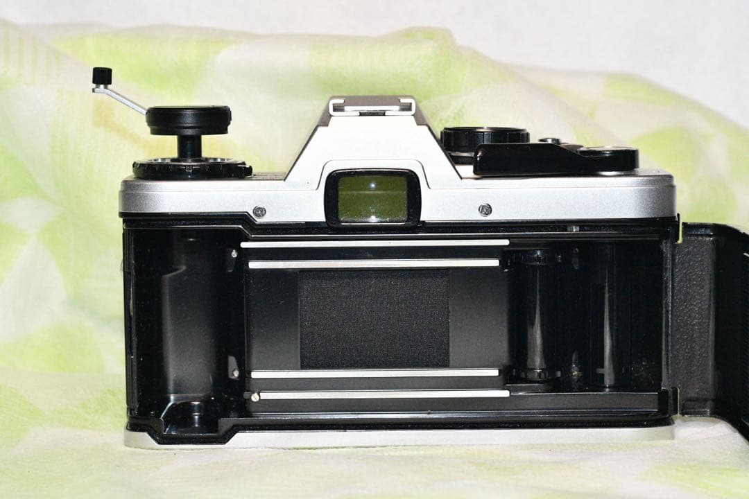 お値引き《動作品》OLYMPUS OM10 +広角レンズ　a407-1