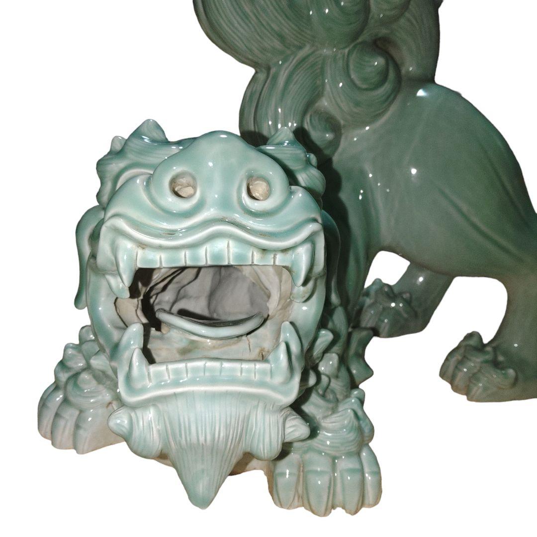 鍋島青磁　特大獅子　置物