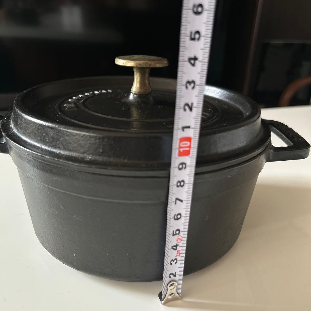 LA COCOTTE ◆ストウブ鍋　STAUB 丸型鋳鉄鍋 18cmブラック