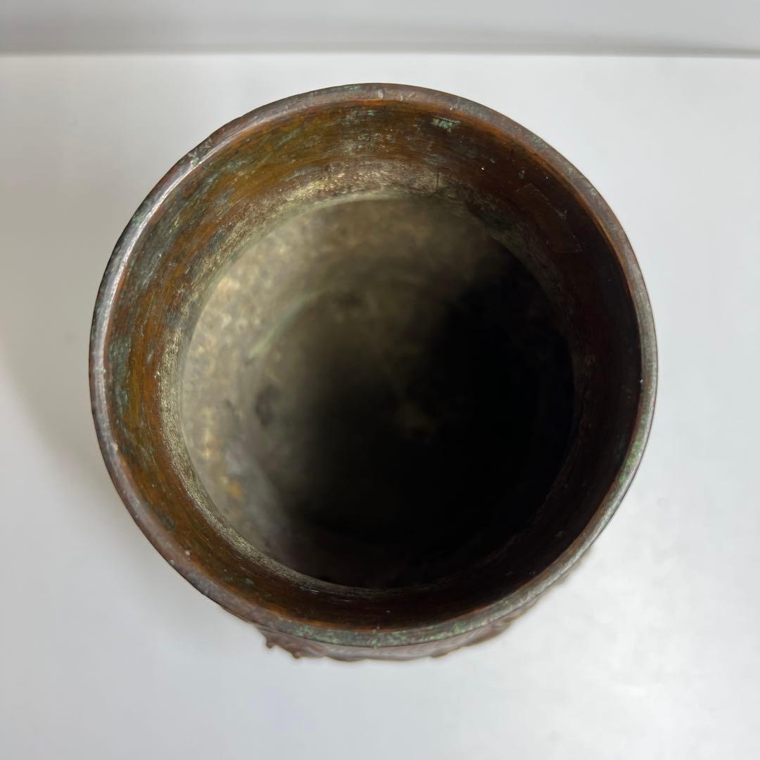 古銅　亀にカニ浮彫花瓶　台込高約17.5㎝/1137g 東Y8-0206☆2F