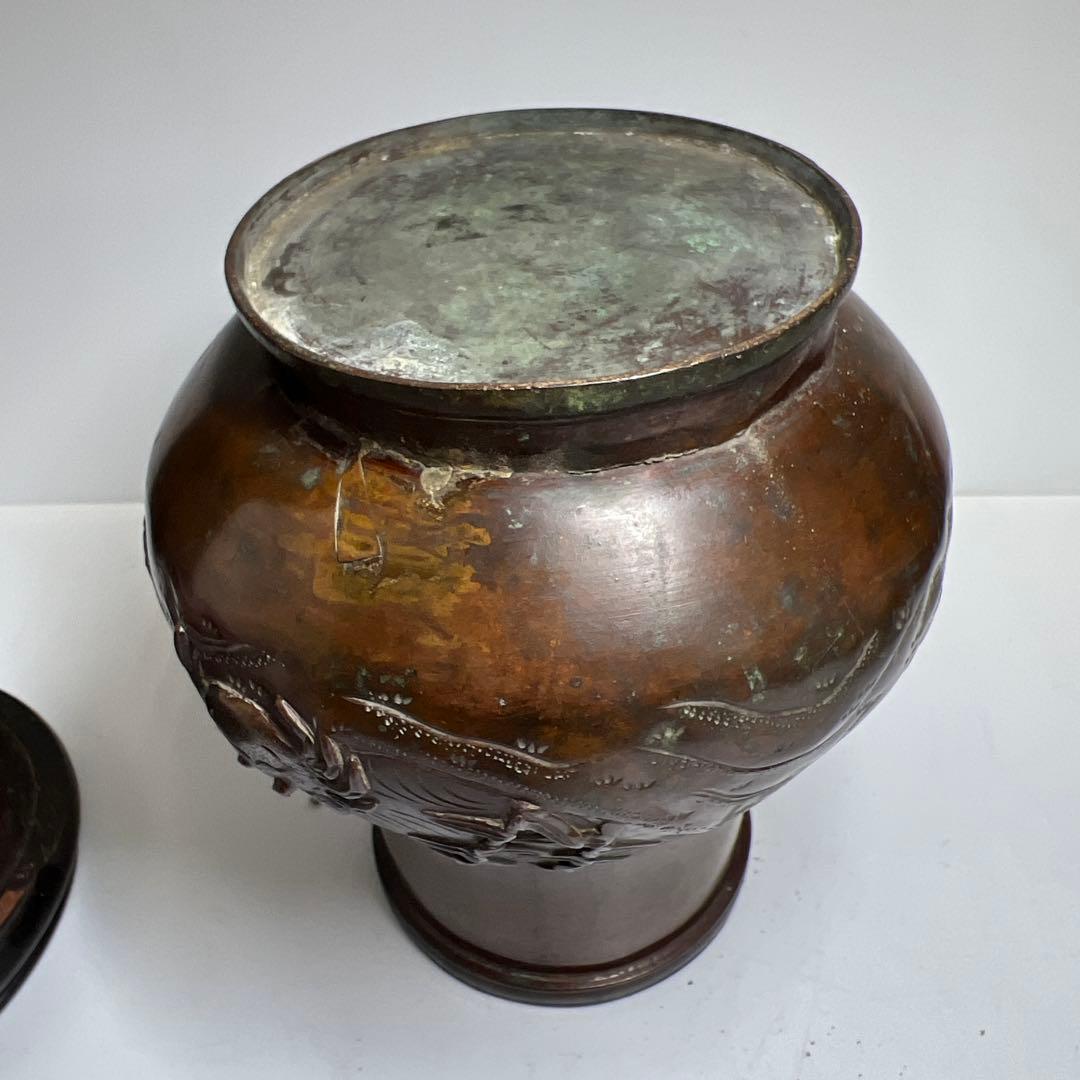 古銅　亀にカニ浮彫花瓶　台込高約17.5㎝/1137g 東Y8-0206☆2F