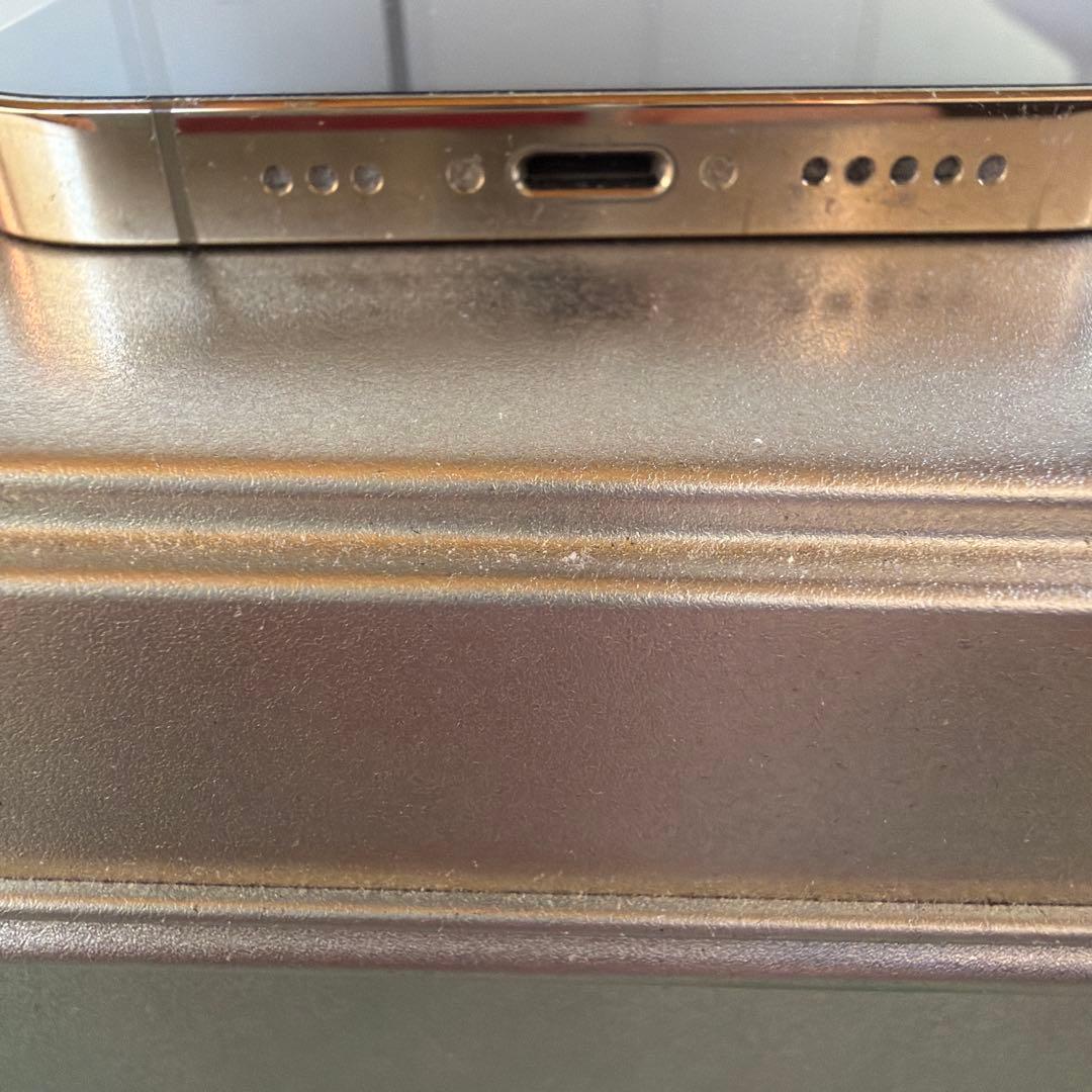 Apple iPhone 12 Pro ゴールド