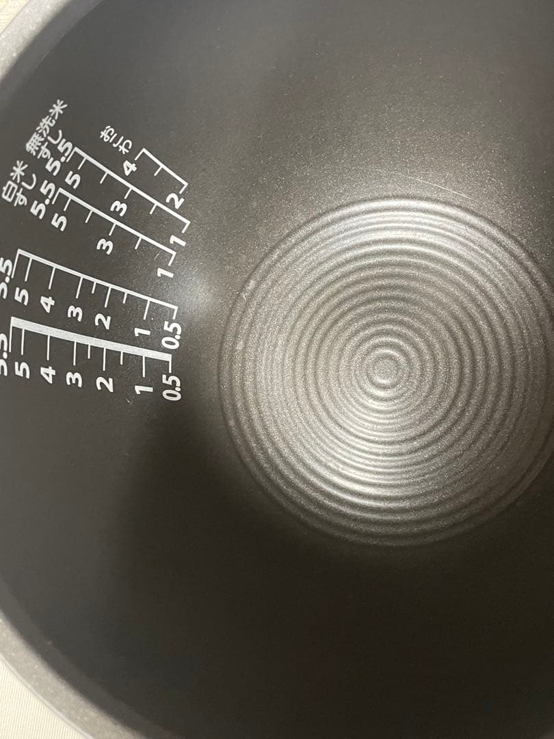 TOSHIBA 圧力IH炊飯器 ホワイト　ジャンク品