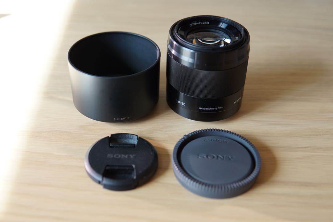 SONY E 50mm F1.8 OSS レンズ