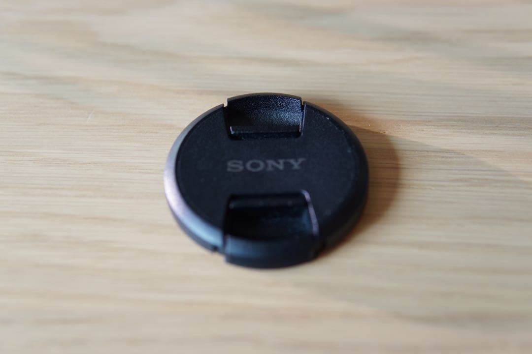 SONY E 50mm F1.8 OSS レンズ