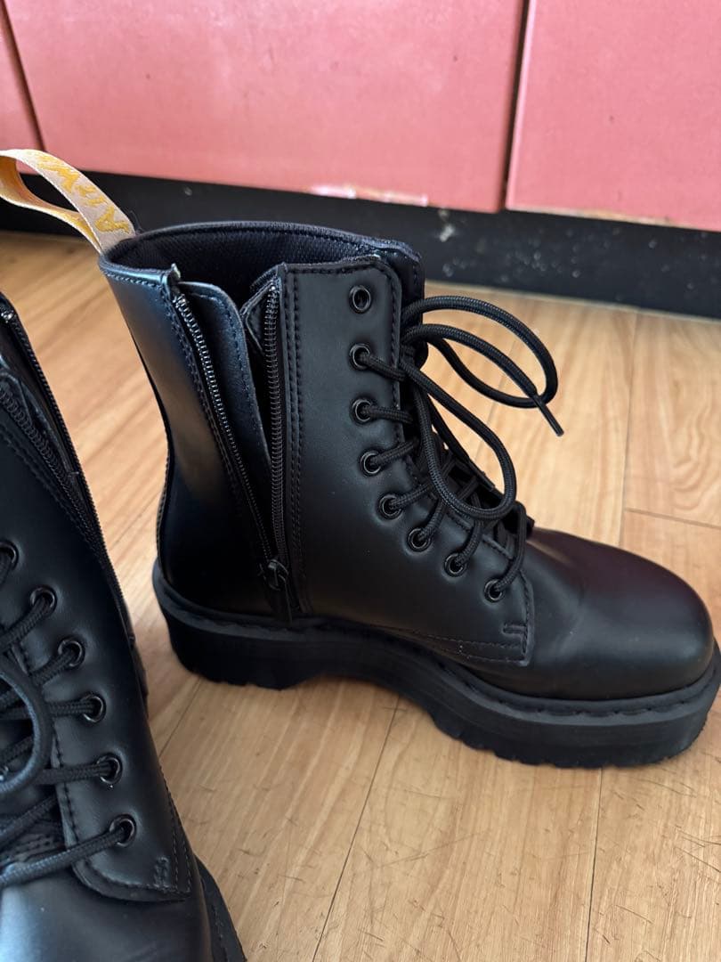 Dr.Martens ブラック レザー 厚底ブーツ ジッパー付き