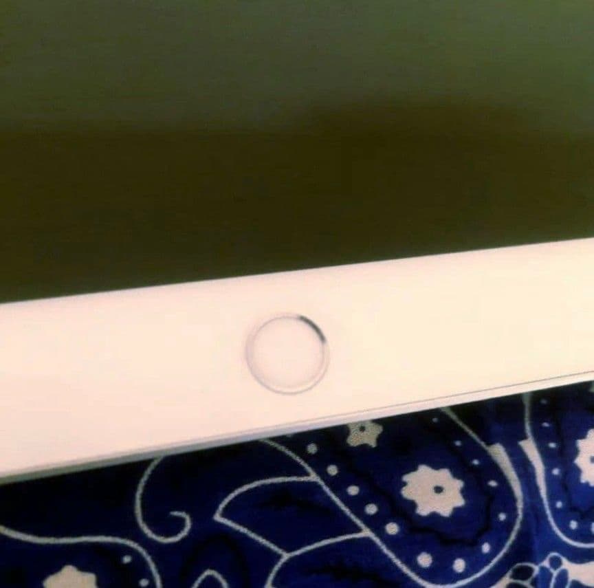 【ジャンク】 iPad 第8世代 バッテリー交換必要 OS ver.26.3