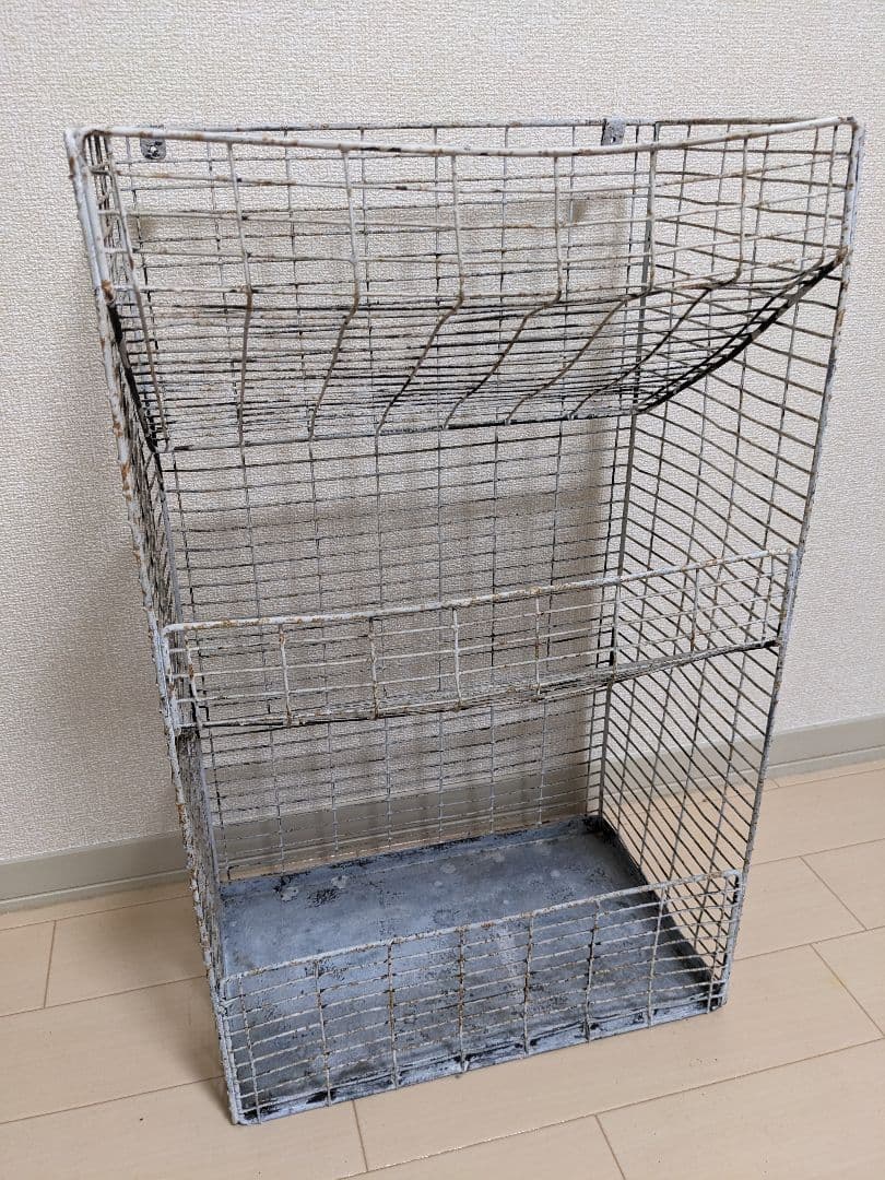 シャビー　昭和レトロ　金属製ワイヤーラック　使い方はあなた次第