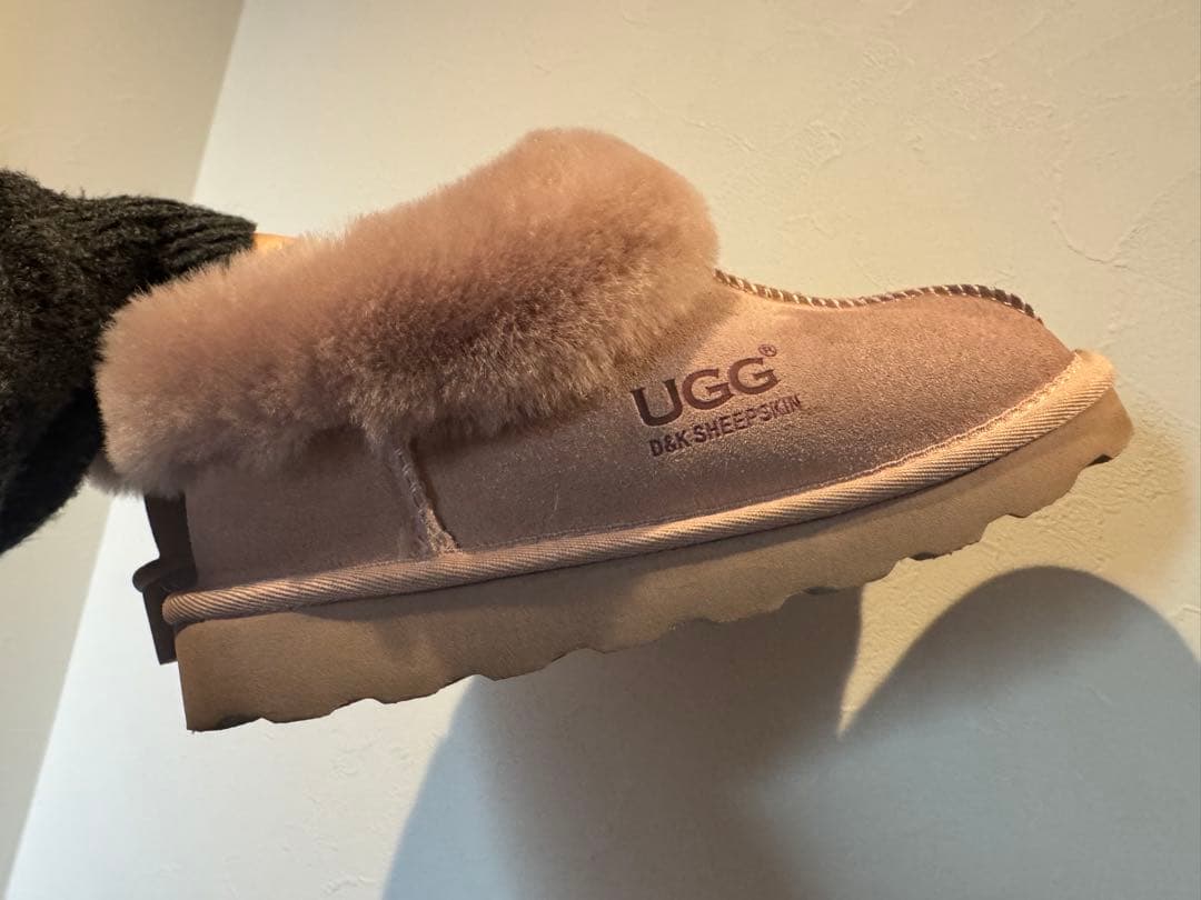 UGG ピンクショートファーブーツ