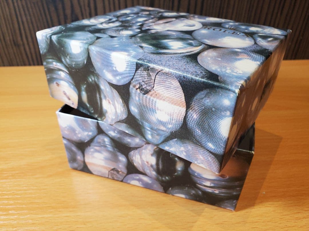 ロレックス　赤　ケース