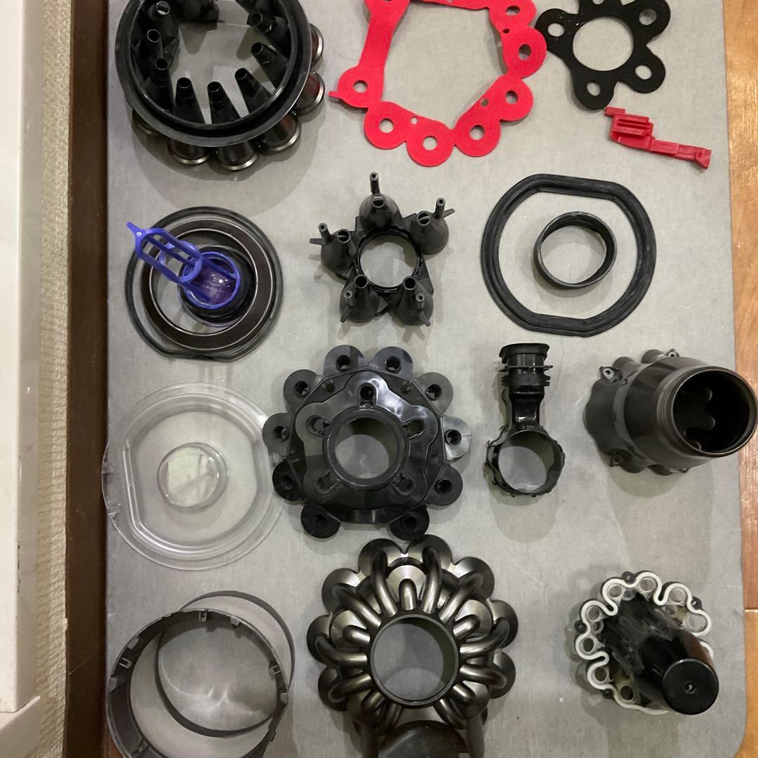 39 『分解洗浄済み』動作確認済　ダイソンDyson V8　SV10 sv25