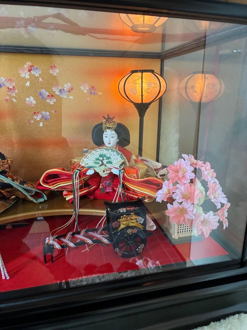 34‼️美品❗️ 兜飾りと雛人形　まとめ売りガラスケース入り
