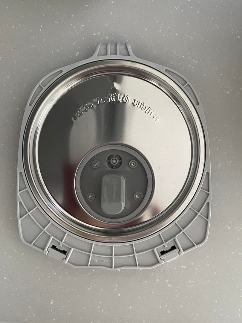 【中古品】2023年製　Panasonic IH炊飯器　3.5合しゃもじカップ付