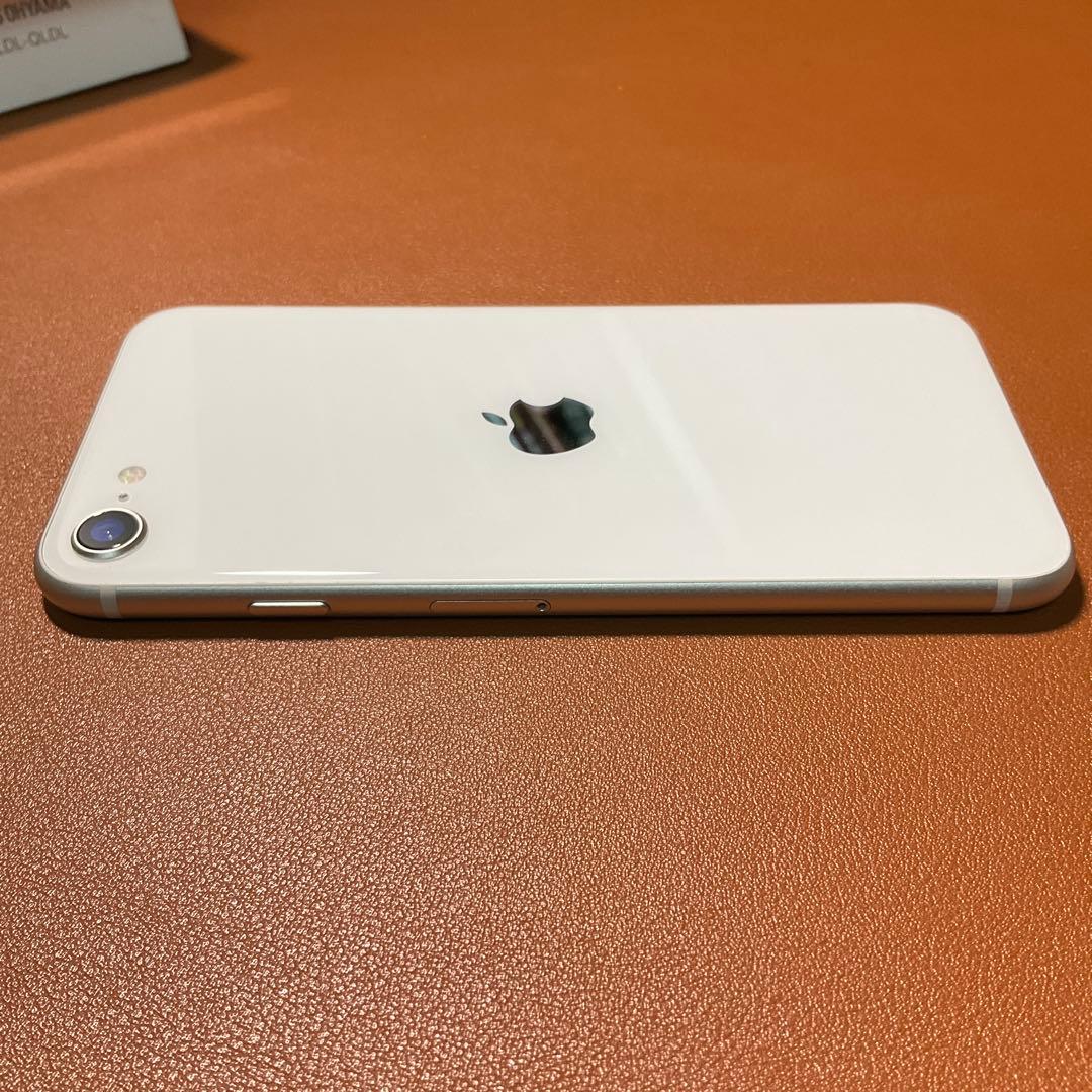 【SIMフリー128GB】iPhone SE 第3世代 スターライト BT85%