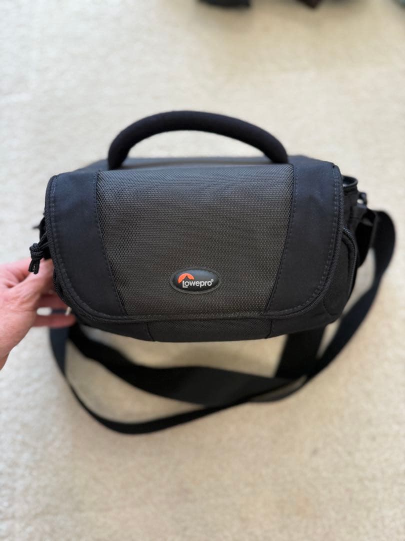 デジタルビデオカメラ　CANON iVIS HF G20＋付属品＋専用バッグ