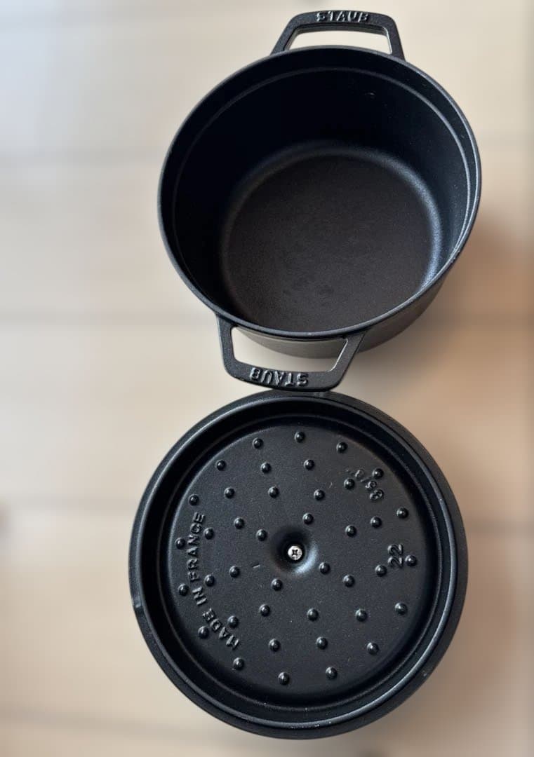 Staub ストウブ ピコ・ココットラウンド(22cm)シャイニーブラック