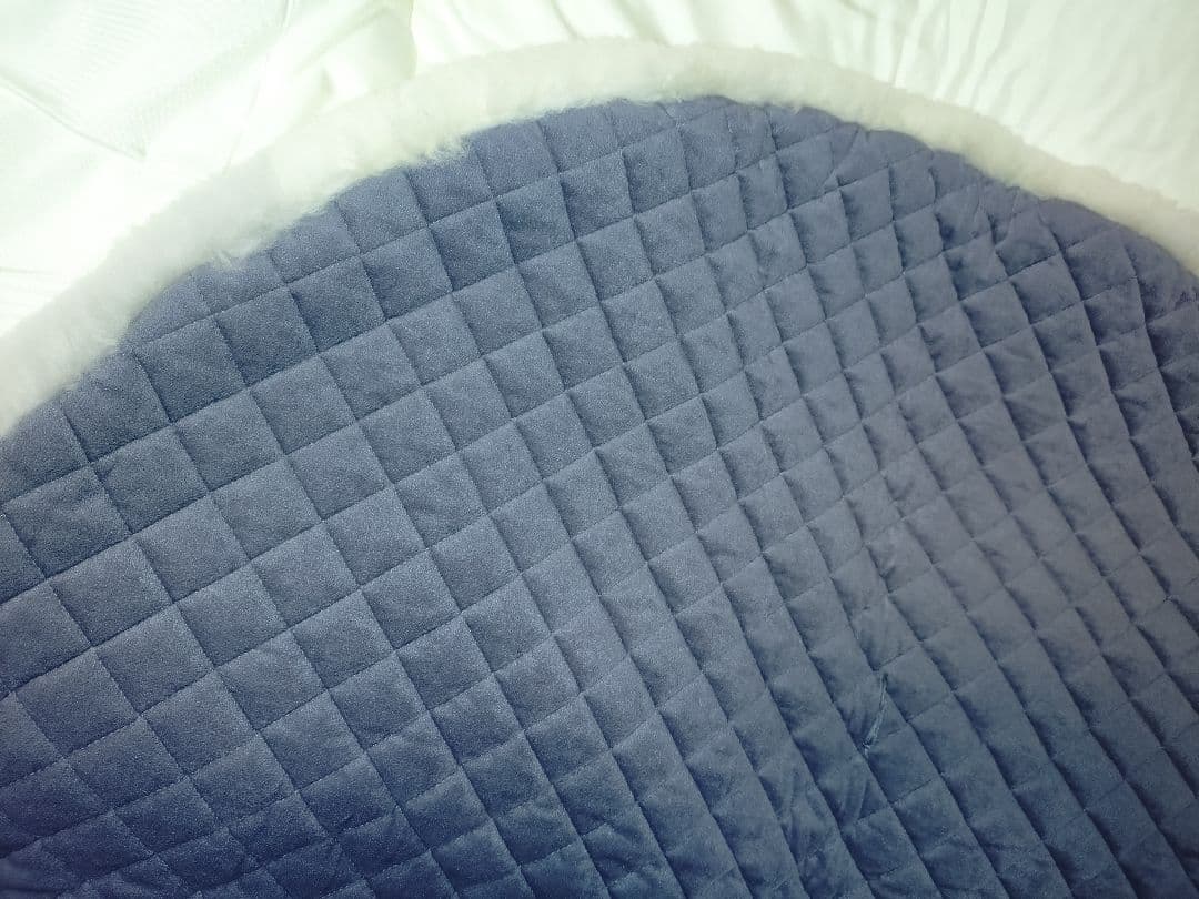 東洋羽毛　ムートン　楕円　ピンク系　カーペット　アリエス　マスコットラグ