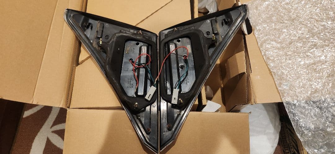 トヨタ20系アルファードヴェルファイア用ヴァレンティ製ジュエルLEDテールランプ