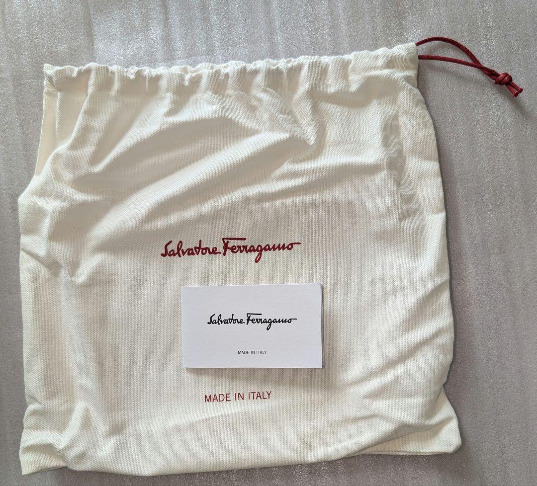 Salvatore Ferragamo フェラガモ ガンチーニ ショルダー未使用