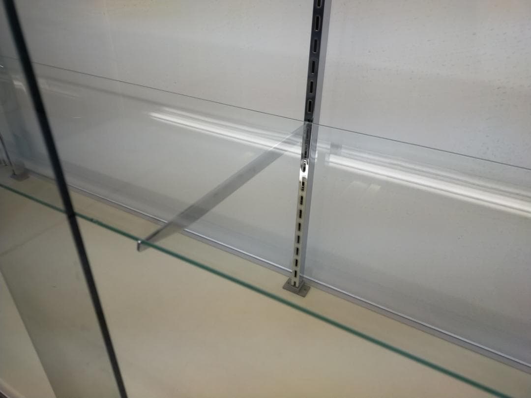 (引取限定）タカヤマ製☆陳列用ガラスショーケース☆2段式☆収納☆(照明付き)