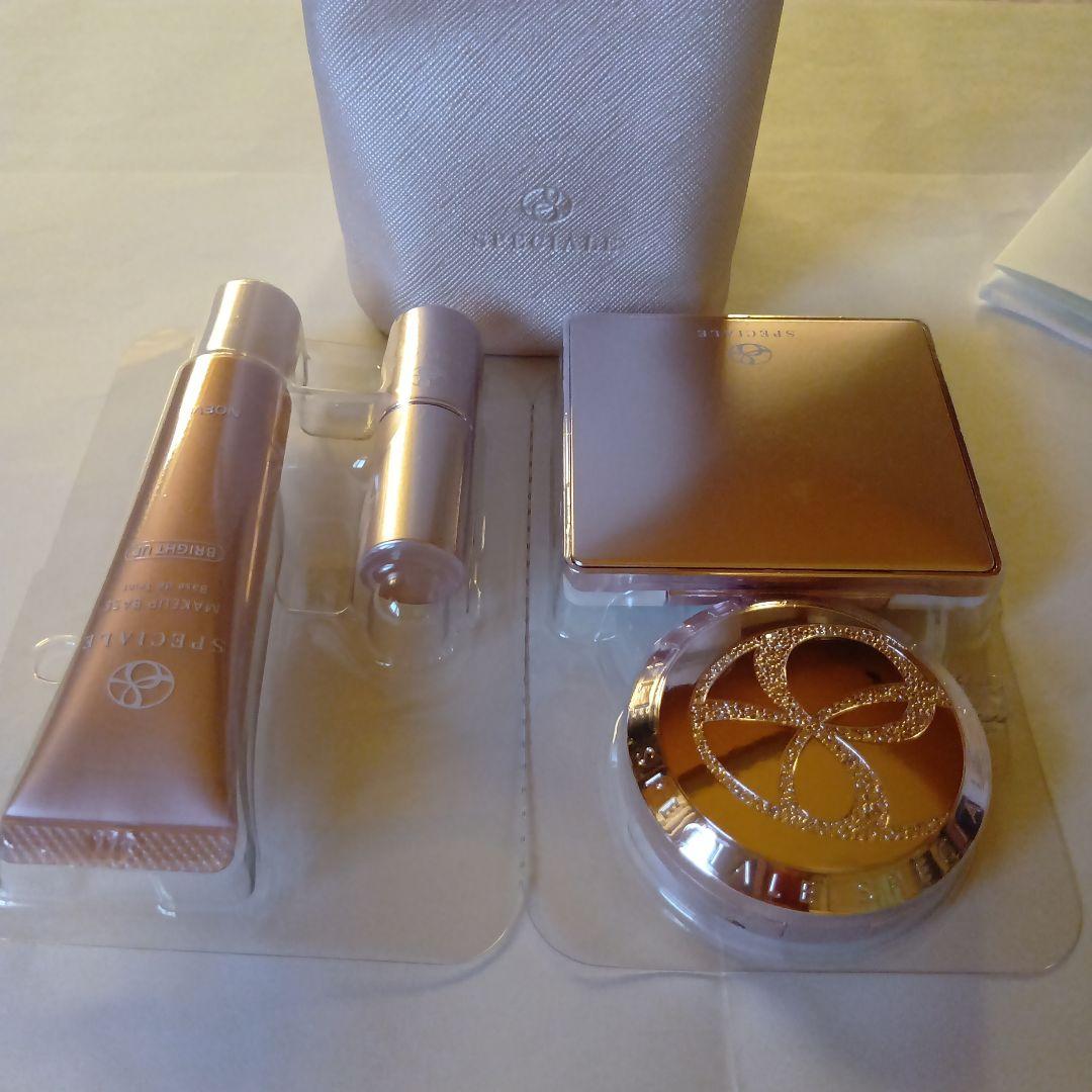 ノエビア、スペチアーレ化粧ポーチ メイクベース・リップ・パウダーセット