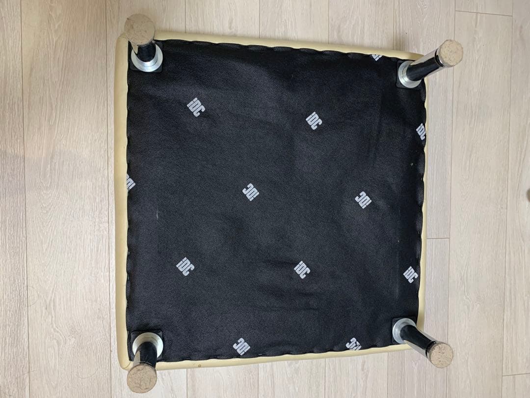 オットマン　大塚家具 革製