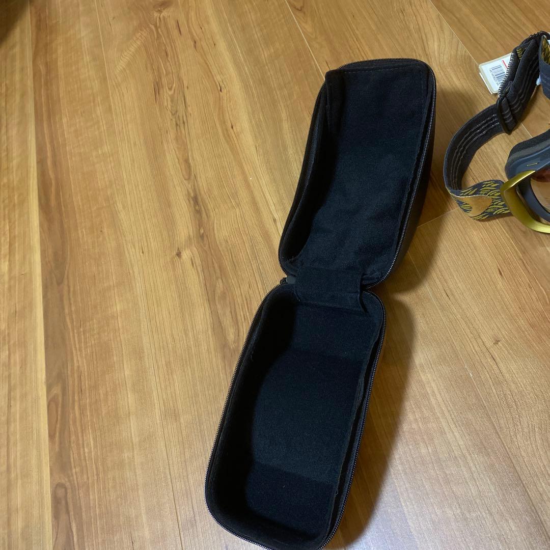 オークリー　クローバー　ゴーグル　ゴールド　ブラック　スノーボード　新品　ケース