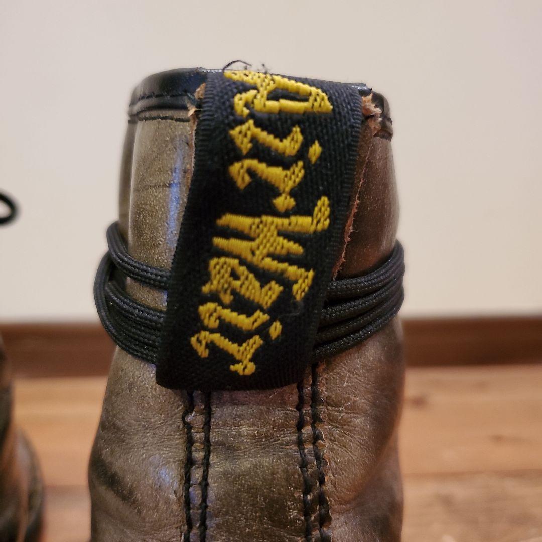 【なかなか稀な色×BIGサイズ】英国製ドクターマーチン 8ホール UK9