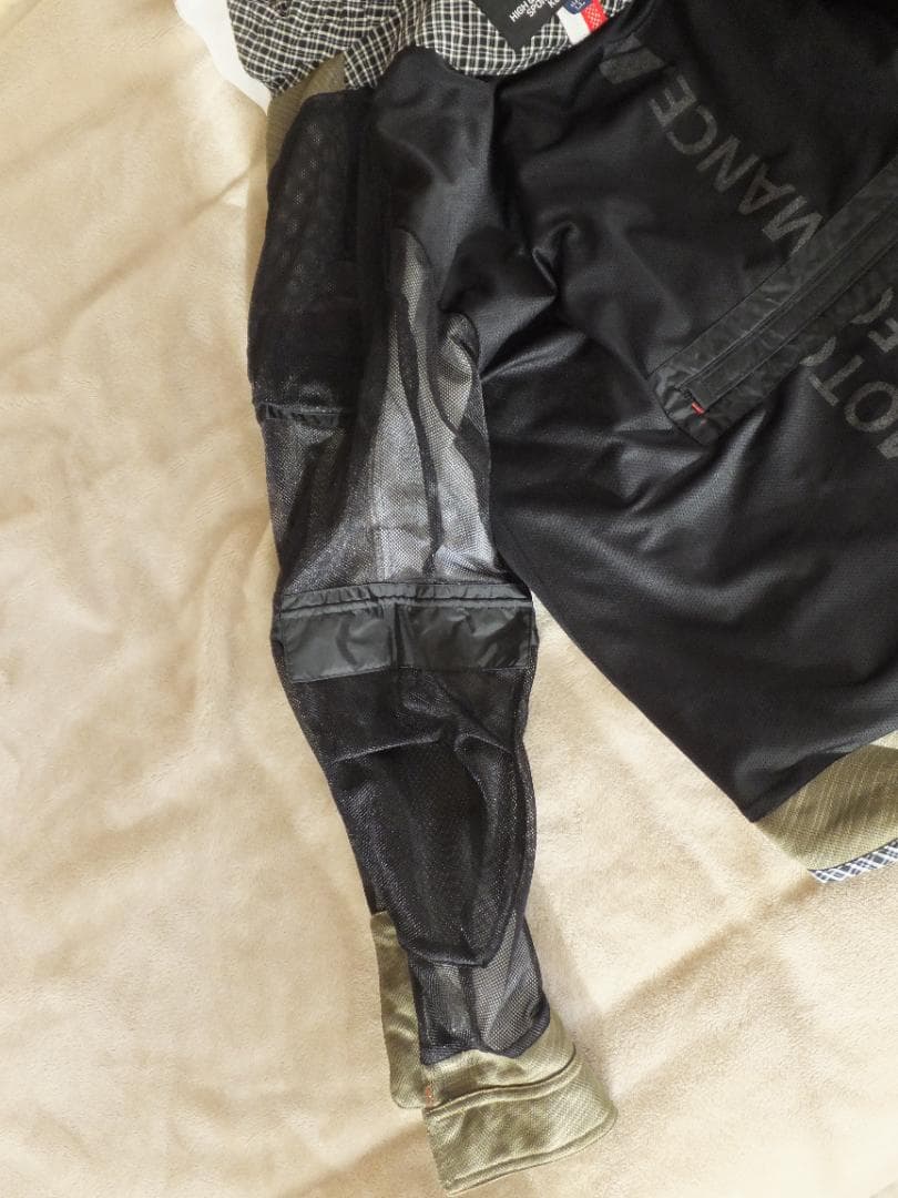 クシタニ　フルメッシュパーカー