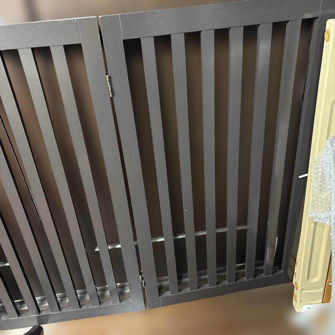 【良品】置くだけ　簡単　木製　折りたたみ式ペットゲート　パーテーション ブラウン