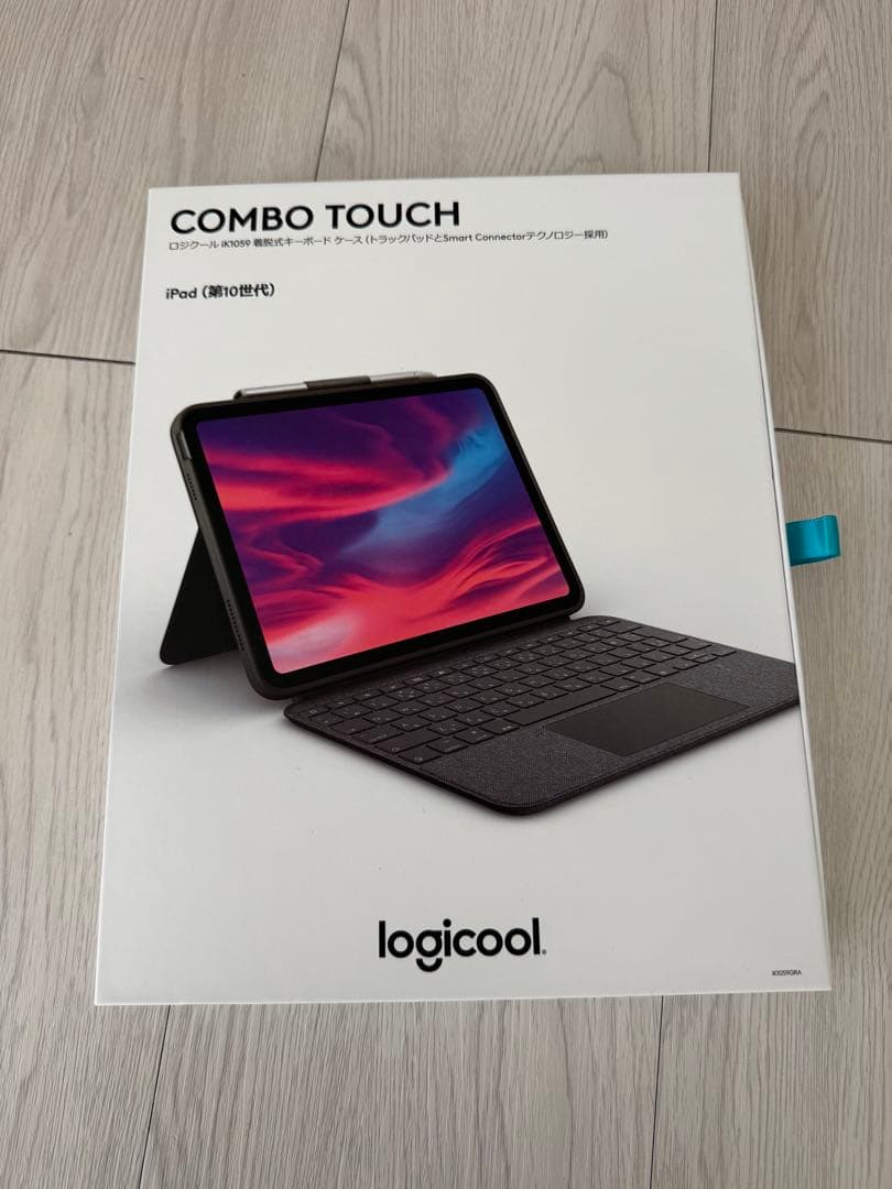 iPad (第10世代) Wi-Fi 64GB + Combo Touch